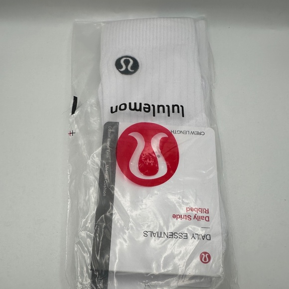 LULULEMON Daily Stride Ribbed Crew Socks Medium 6.5 - 8.5 - Picture 1 of 2